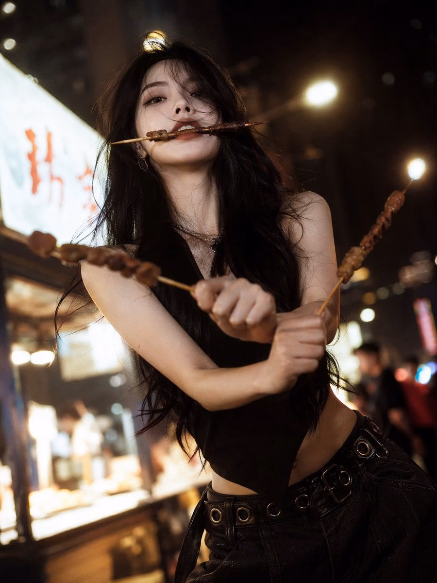 [AI生图咒语] 例165 – 清冷佳人夜市烧烤三刀流